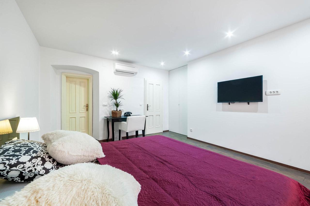 Aparment Lila Apartment ชิเบนิก ภายนอก รูปภาพ